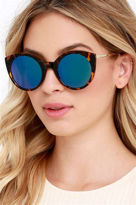 round sunglasses blue lens tortoise.